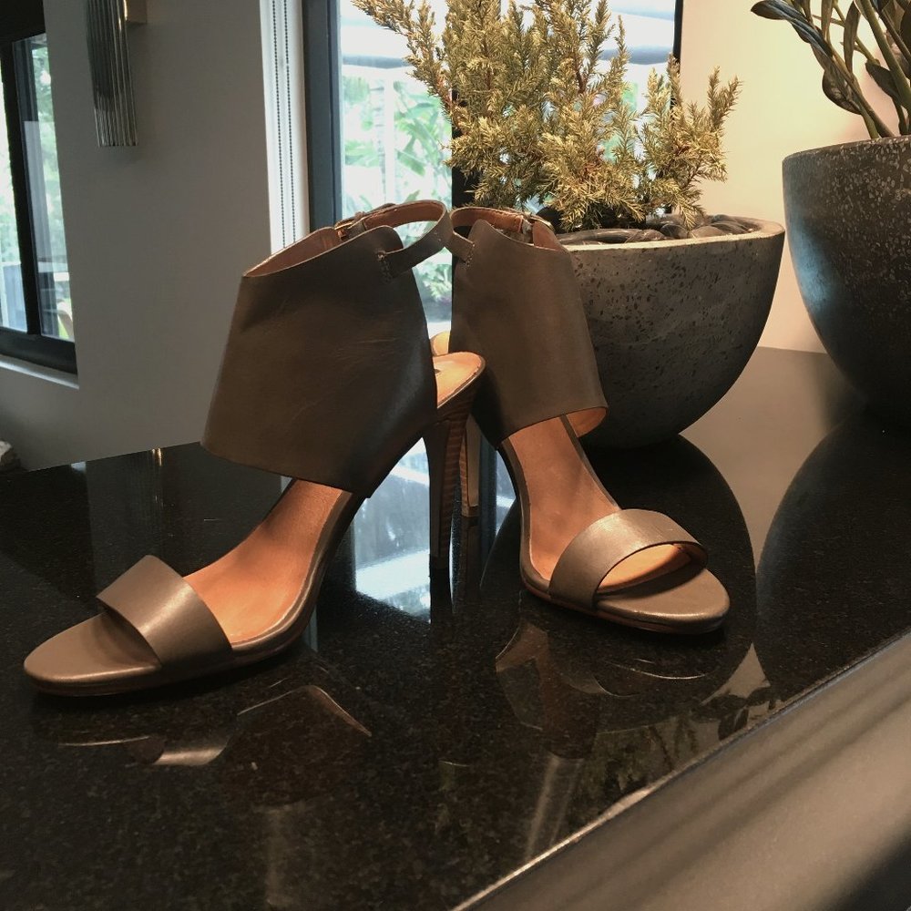 Halogen (8) Sage Green Open Toe Slingback Heels